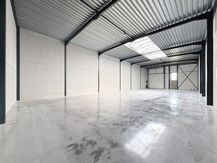 Verhuurde nieuwbouw KMO-unit te koop in Roeselare