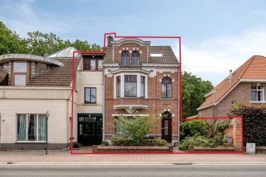 Karaktervolle, te renoveren woning te koop te Essen-Heikant!