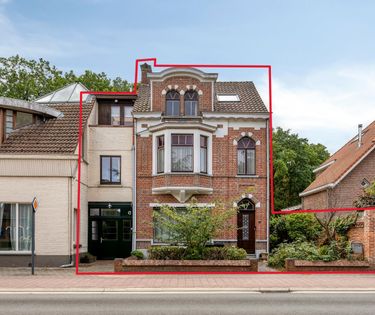 Karaktervolle, te renoveren woning te koop te Essen-Heikant!