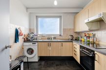 Instapklaar appartement op 13de verdieping te Borgerhout!