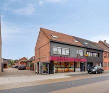 Handelspand met woonst, 6 slpk, in Wildert centrum te koop