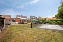 Handelspand met woonst, 6 slpk, in Wildert centrum te koop