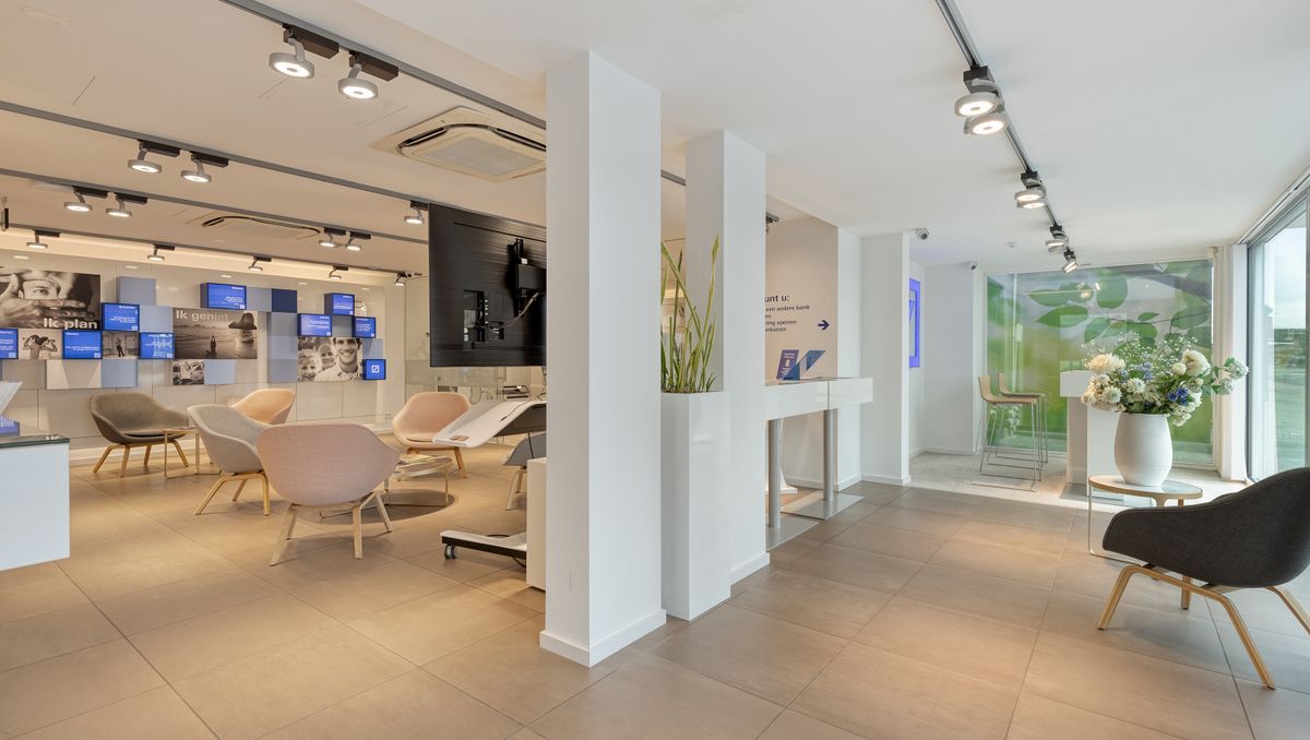 Gelijkvloers handelspand/kantoor (288m²)