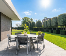 Exclusieve villa op prachtig perceel grond te koop te Leffinge!