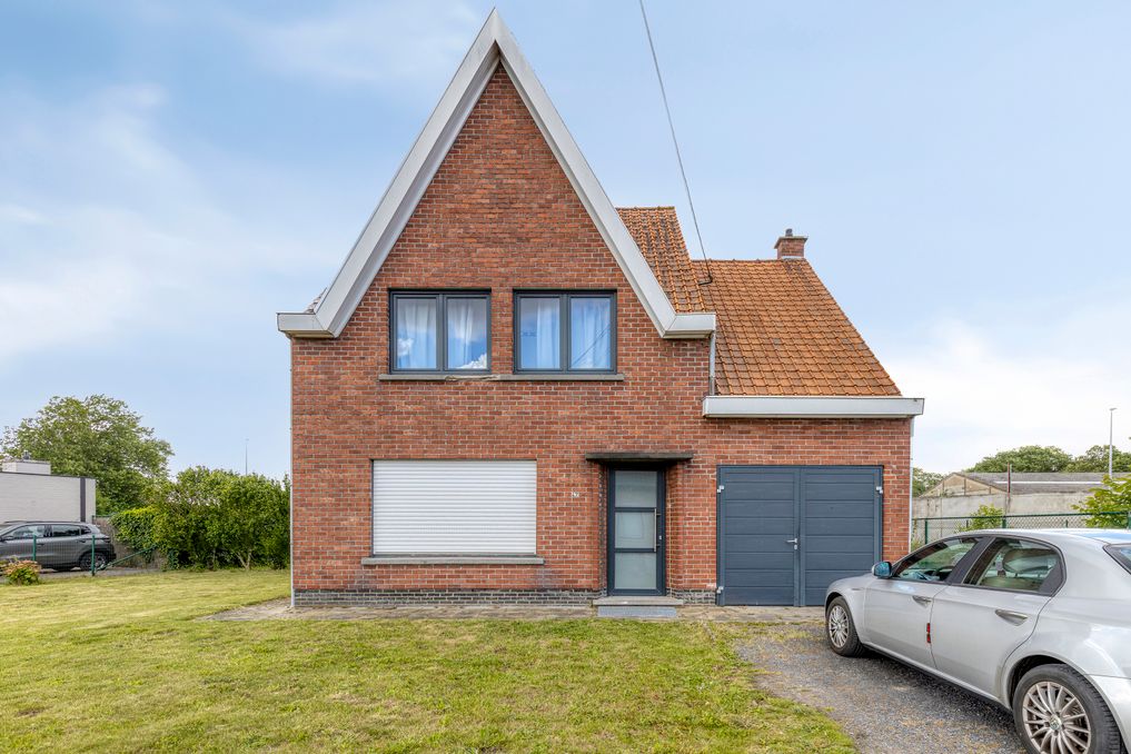 Single house on 6 acres in Roeselare