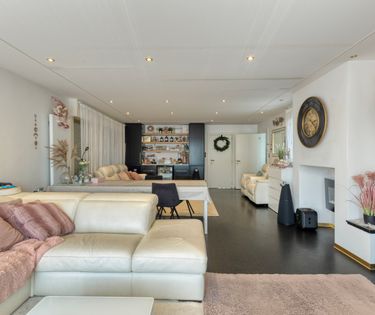Ruime woning in bungalowstijl te koop in Aartrijke