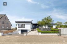 Ruime woning in bungalowstijl te koop in Aartrijke