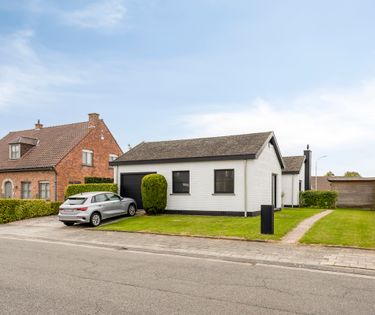 Gerenoveerde bungalow te koop in Kuurne!