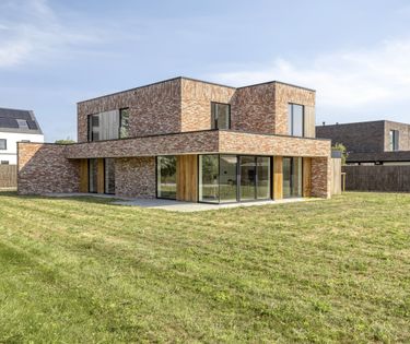 New build villa with 4 bedrooms on 1361m² of land