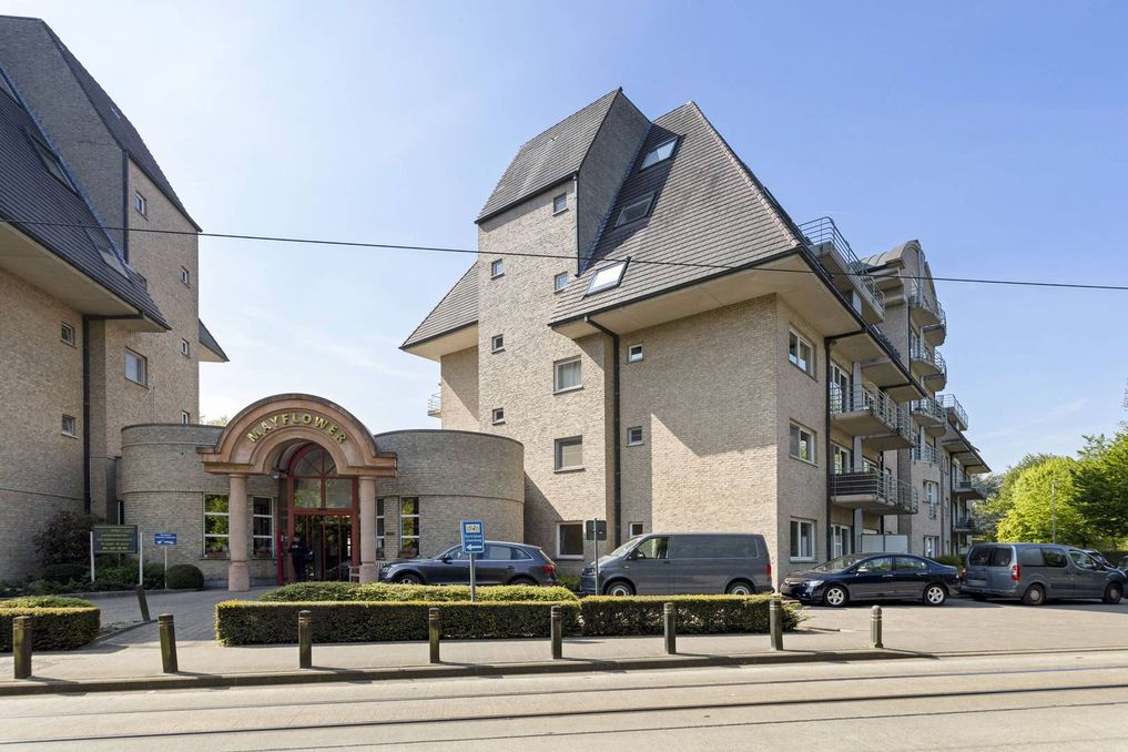 1 bedroom apartment with hotel service for rent