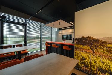Kantoorruimte te huur in bedrijvencentrum in Roeselare