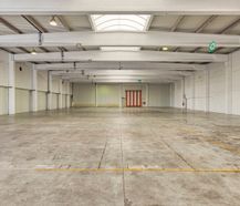 Magazijnruimte van ca. 2.000 m² in industriezone Kuurne