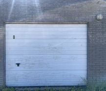 Ruime garagebox te huur te Ingelmunster.