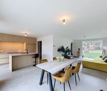 Kwalitatieve, instapklare nieuwbouwwoning te huur in Elverdinge met 3 slaapkamers, dubbele garage en tuin