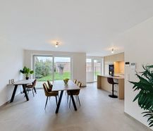 Kwalitatieve, instapklare nieuwbouwwoning te huur in Elverdinge met 3 slaapkamers, dubbele garage en tuin