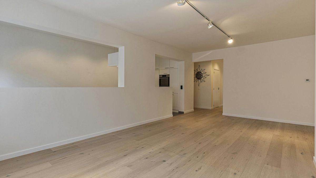 Gerenoveerd appartement met tuin te huur in centrum Wilrijk