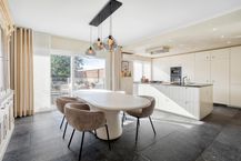 Ruime mooie woning met mogelijkheid tot handel (vb kapsalon)