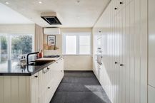 Ruime mooie woning met mogelijkheid tot handel (vb kapsalon)