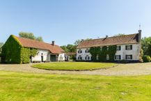 Patrimoniumvennootschap met historische kasteelhoeve te koop in Grimbergen 
