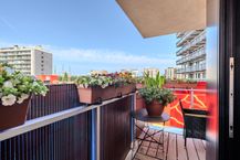 Hoekappartement met 2 slaapkamers en terras te Oostende