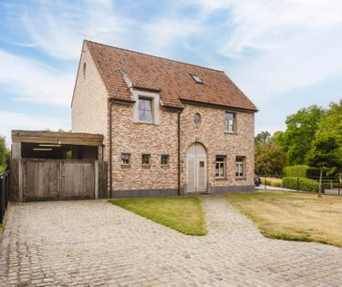 Prachtige villa in landelijke omgeving te koop in Avelgem
