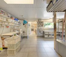 Handelspand, atelier en ruime woonst te koop in Gistel
