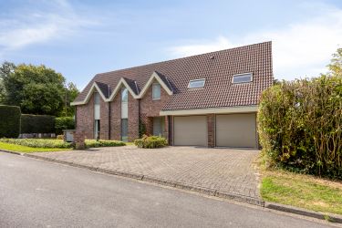 Ruime gezinswoning met praktijkruimte