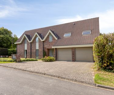 Ruime gezinswoning met praktijkruimte