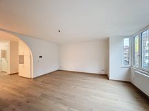 Julien Hanssens: Gerenoveerd 3-slpk appartement