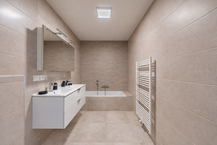 Recent appartement met twee slaapkamers en zonnige tuin