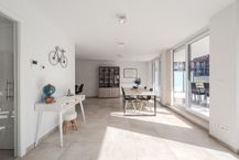 Recent appartement met twee slaapkamers en zonnige tuin