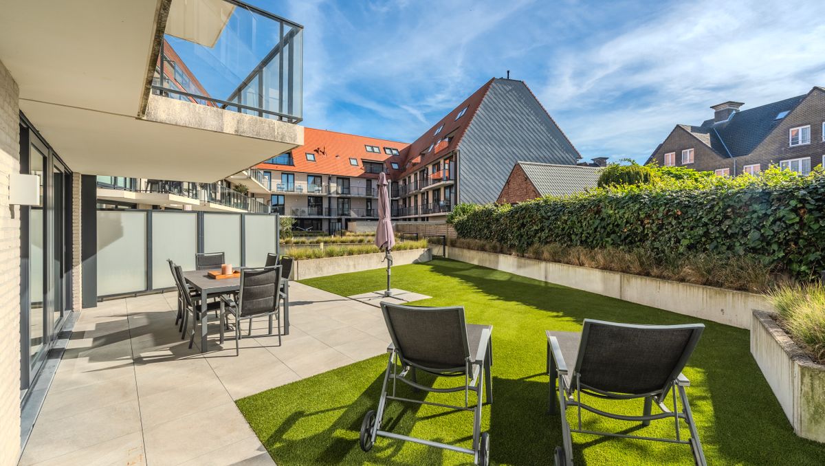 Recent appartement met twee slaapkamers en zonnige tuin