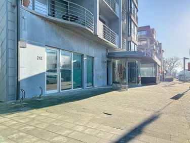 Handelsgelijkvloers te koop te Koksijde (Sint-Idesbald )