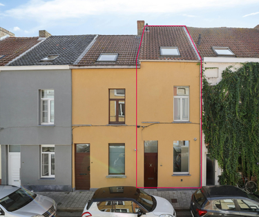 Huis met stadskoer te koop te Gent