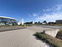 Ruim handelspand (875 m²) te huur aan Zelebaan te Lokeren