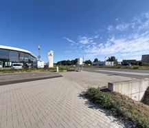 Ruim handelspand (875 m²) te huur aan Zelebaan te Lokeren