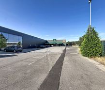 Ruim handelspand (875 m²) te huur aan Zelebaan te Lokeren