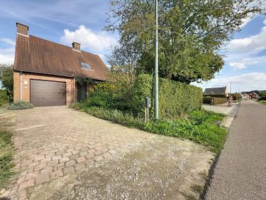 Ruime gezinswoning met groene tuin te koop in Wuustwezel!