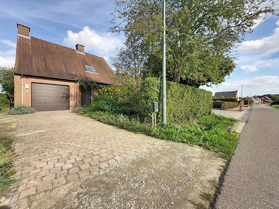 Ruime gezinswoning met groene tuin te koop in Wuustwezel!