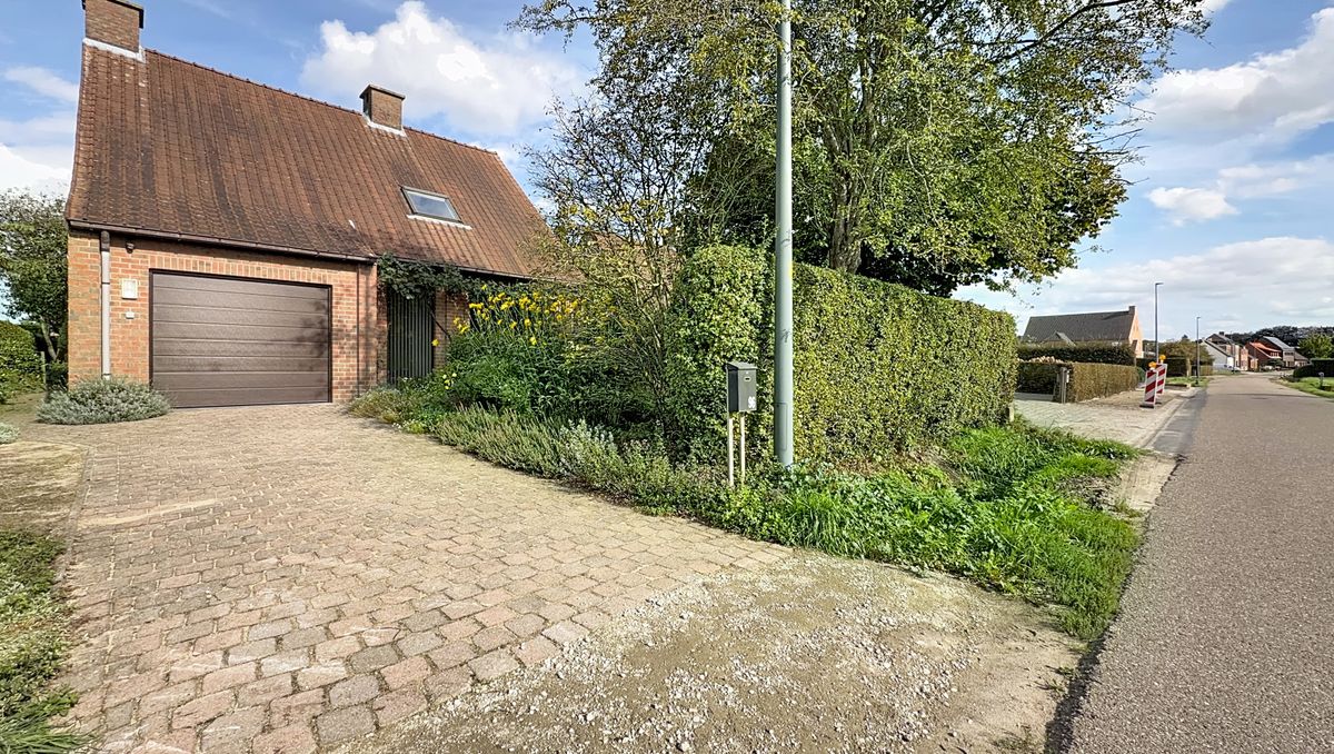 Ruime gezinswoning met groene tuin te koop in Wuustwezel!