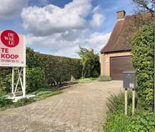 Ruime gezinswoning met groene tuin te koop in Wuustwezel!