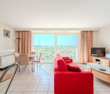 Bright 2 bedroom apartment