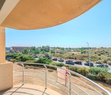 Bright 2 bedroom apartment