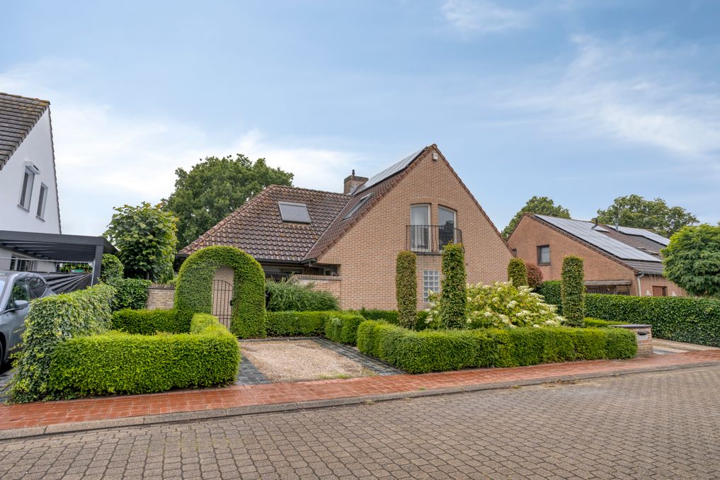Villa te koop (4 slpk) in doodlopende straat te Sint-Andries