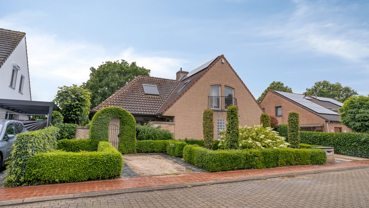 Villa te koop (4 slpk) in doodlopende straat te Sint-Andries