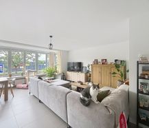 Ruim appartement met twee slaapkamers en terras te huur in Brugge