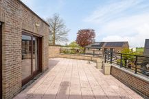 Handelspand te koop met woonst en atelier in Ruddervoorde 