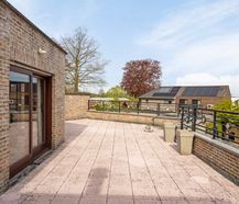 Handelspand te koop met woonst en atelier in Ruddervoorde