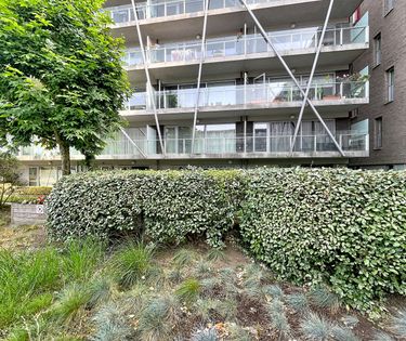 Gerenoveerd appartement met 2 slaapkamers en terras te huur in brugge