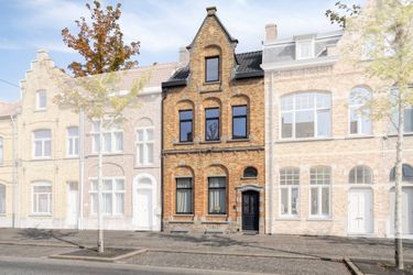 Kwalitatief gerenoveerde centrumwoning met tuin in Ieper